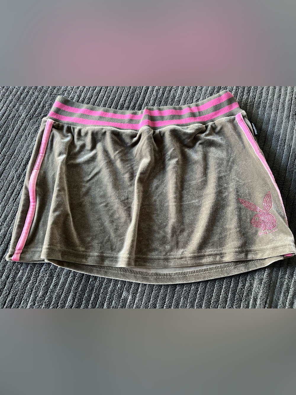 PLAYBOY + MissGuided Colab Velvet Mini Skirt with Pink Striped Waistband - Picture 3 of 8
